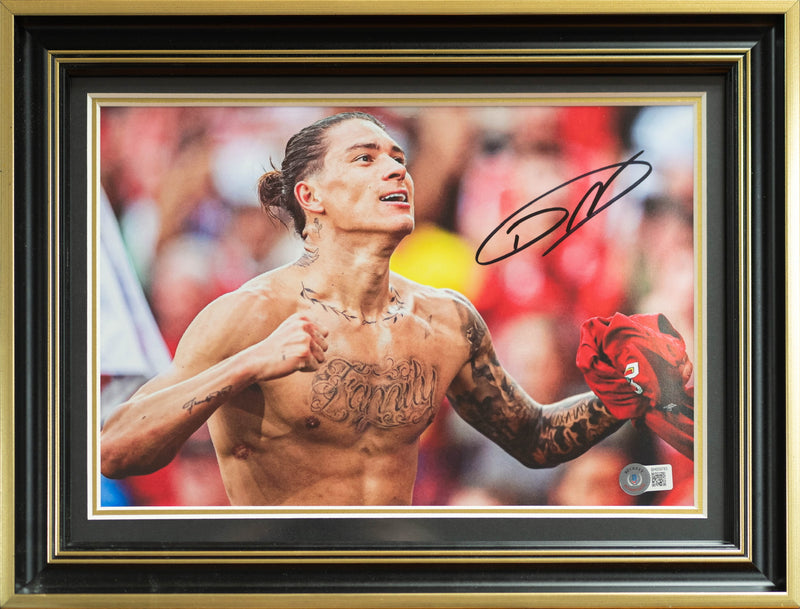 Darwin N&uacute;&ntilde;ez Liverpool Home Jersey Framed (Back Signed)