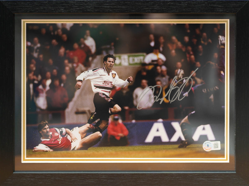 Ryan Giggs Man Utd Home Jersey Framed (Back Signed)