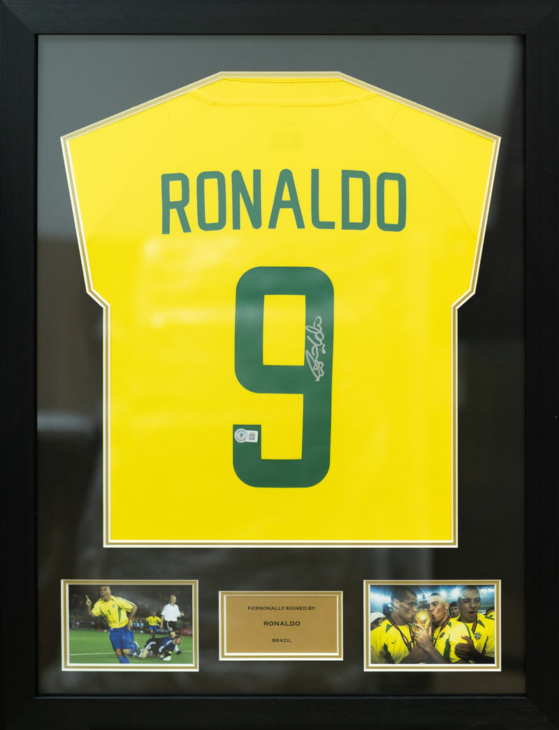 Ronaldinho FC Barcelona Home Jersey Framed (Back Signed)