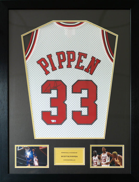 Scottie Pippen Chicago Bulls M&N 1997/98 Swingman Jersey Framed (Back Signed)
