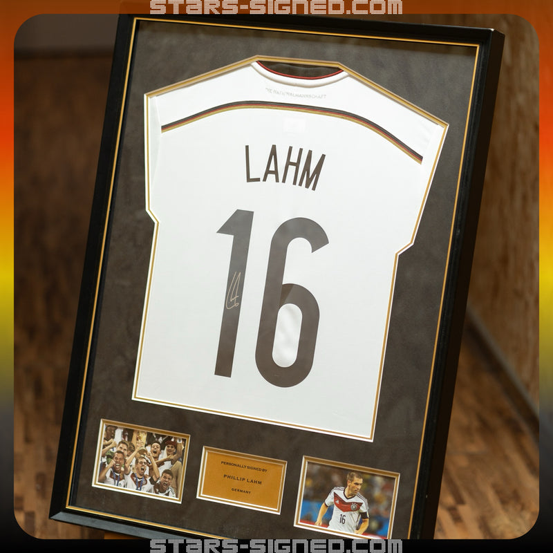 Luis Suarez Liverpool Home Jersey Framed (Back Signed)